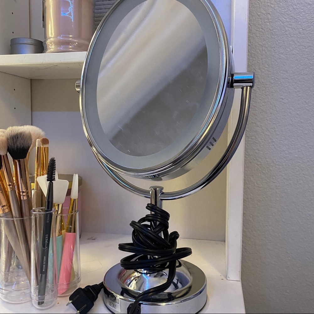 VANITY light up double sided mirror